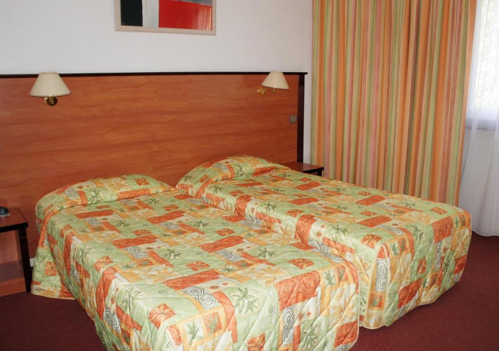 Inter-Hotel La Closerie Beaune Beaune  Habitación foto